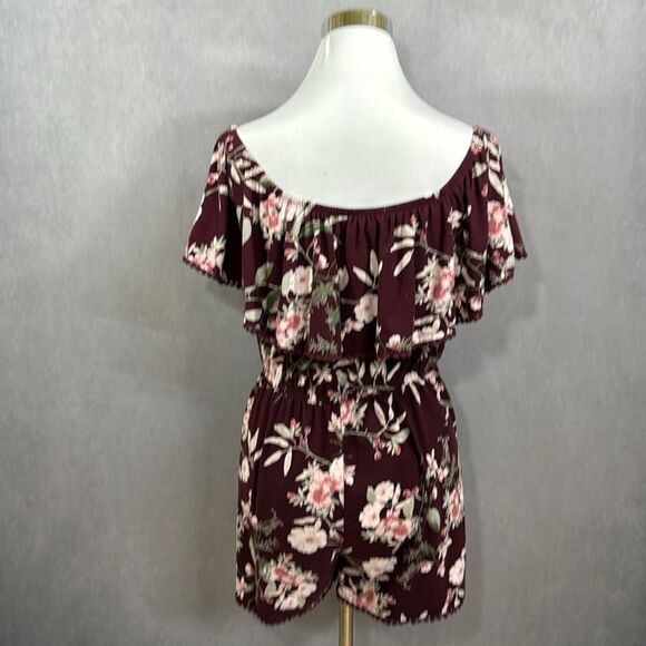 Floral On or Off-Shoulder Shorts Romper - Picture 4 of 6